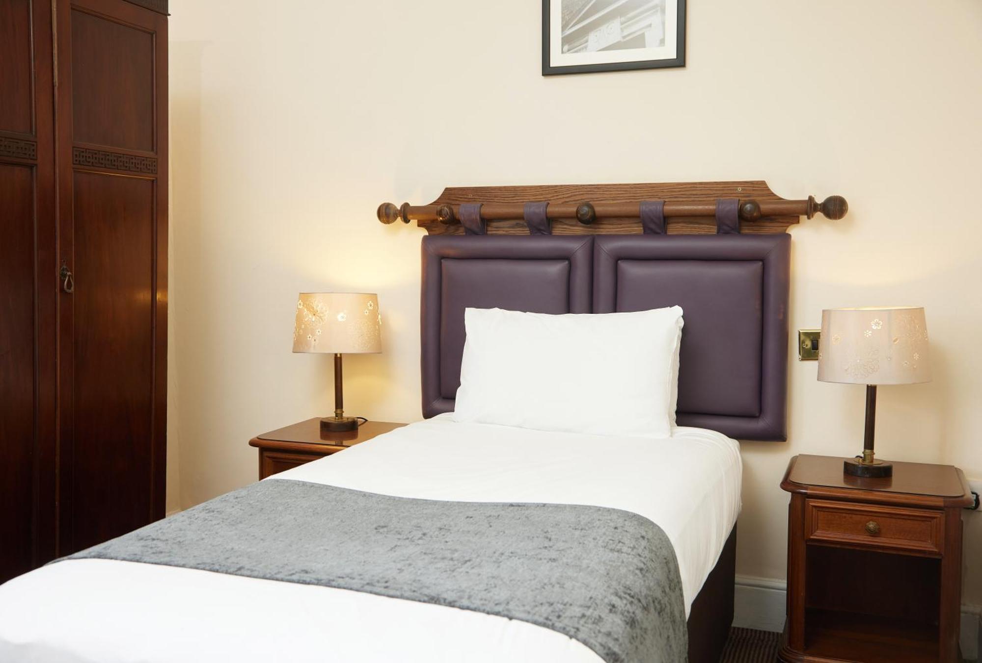 White Hart Hotel By Greene King Inns Брайнтри Екстериор снимка