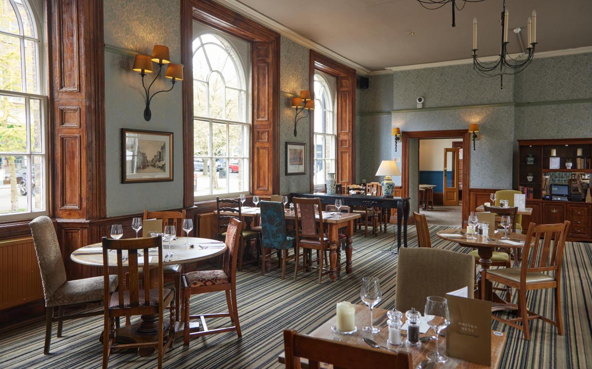 White Hart Hotel By Greene King Inns Брайнтри Екстериор снимка