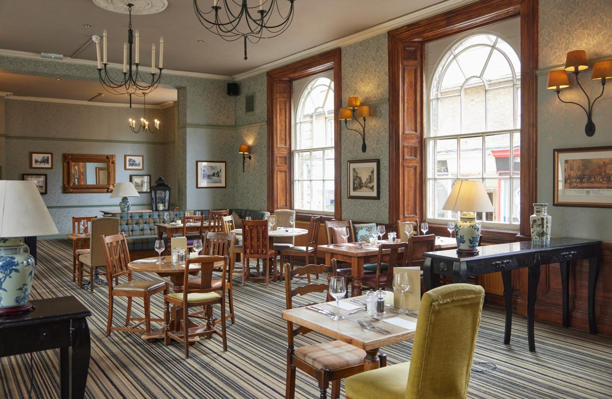 White Hart Hotel By Greene King Inns Брайнтри Екстериор снимка