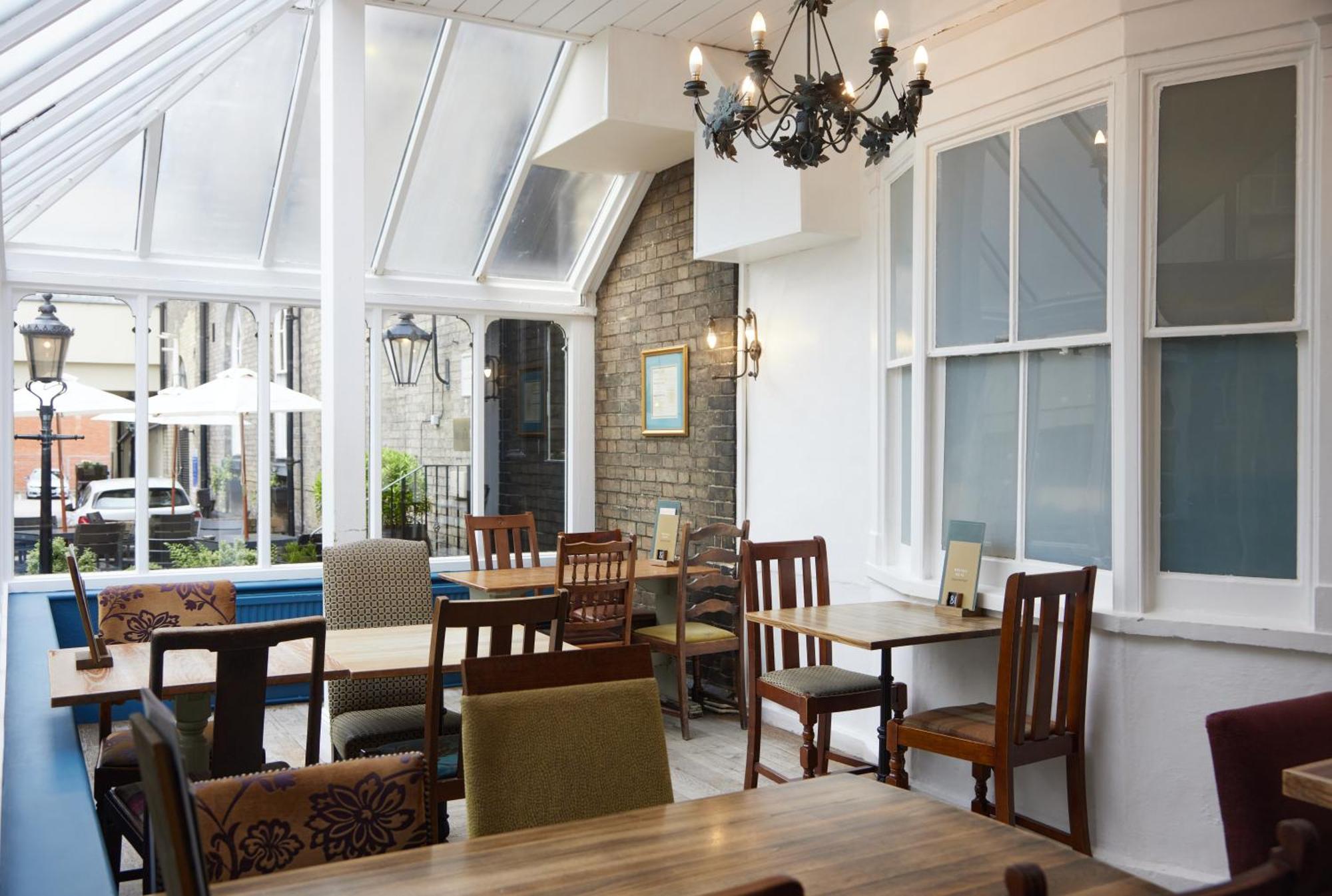 White Hart Hotel By Greene King Inns Брайнтри Екстериор снимка