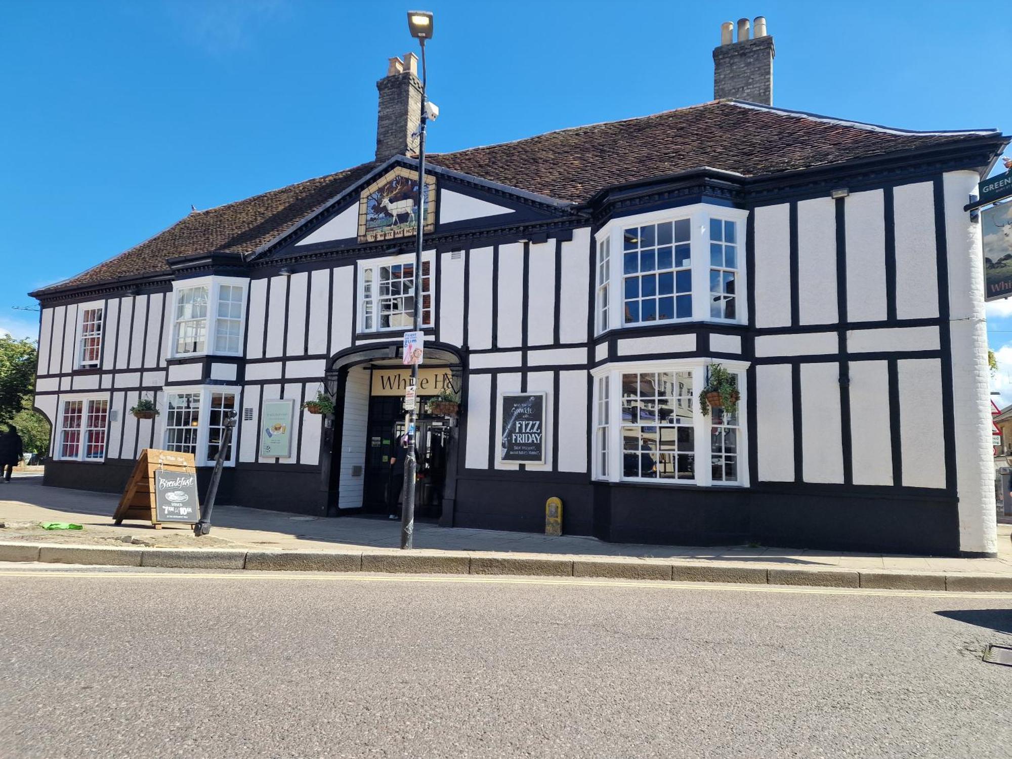 White Hart Hotel By Greene King Inns Брайнтри Екстериор снимка
