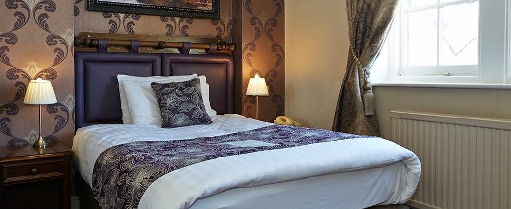 White Hart Hotel By Greene King Inns Брайнтри Екстериор снимка