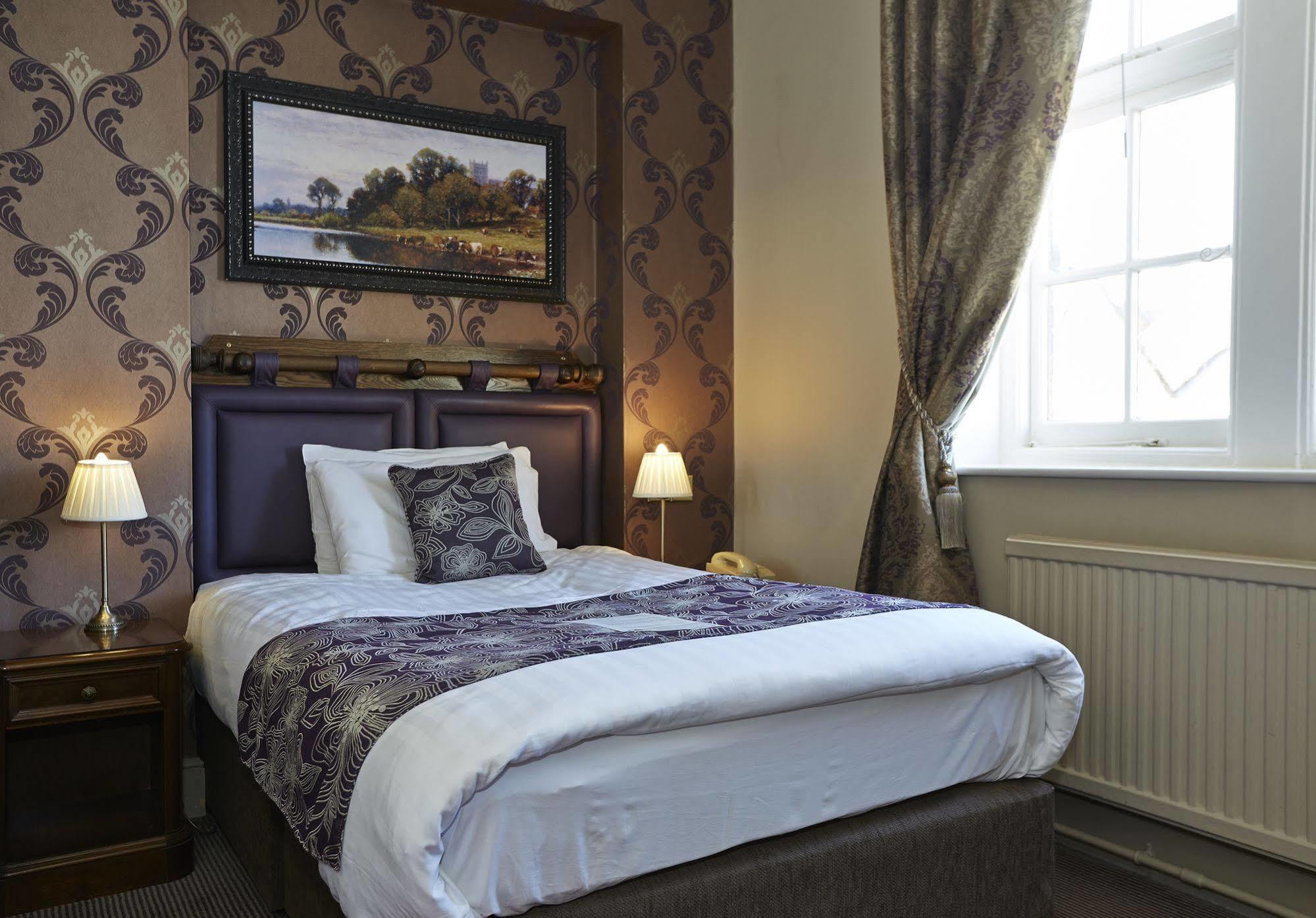 White Hart Hotel By Greene King Inns Брайнтри Екстериор снимка